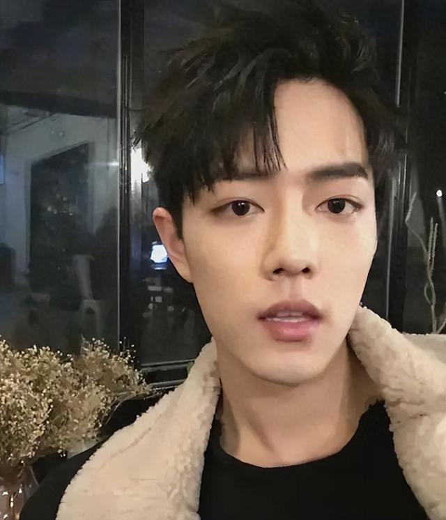 肖战嫌自己作品太少?徐克钦点,为拍射雕猛健身增重