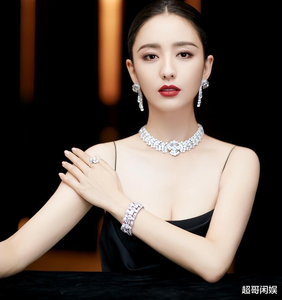 陈思诚老牛吃嫩草!25岁女友遭曝光,颜值身材不输前妻佟丽娅!