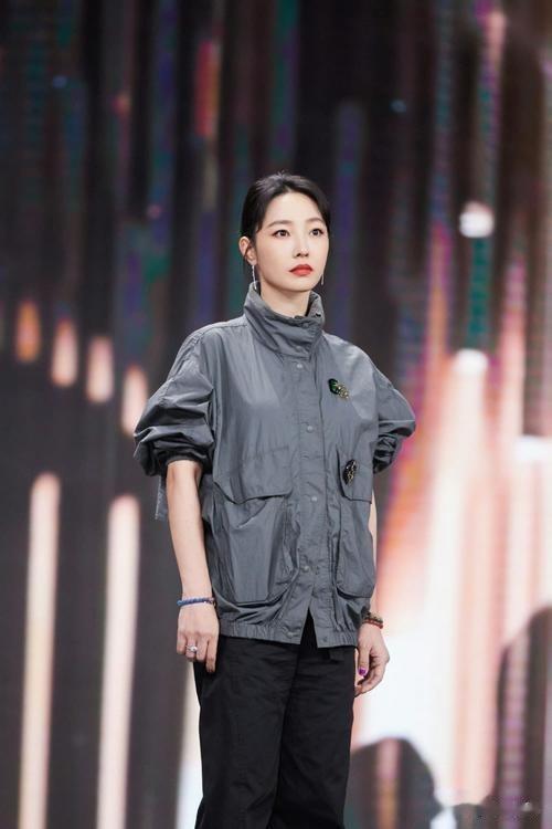 白百何和新老公张思麟出行，二胎儿子已5岁，前妻是张继科现女友