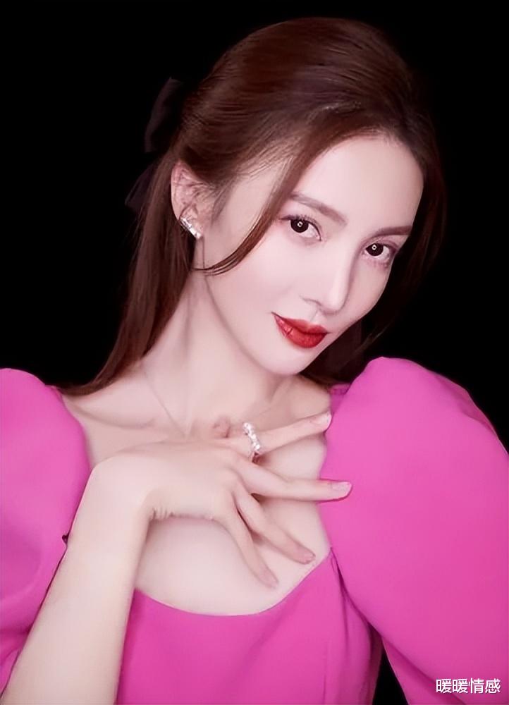 隐瞒了我们14年！原来他就是金晨的父亲，难怪女儿能大红大紫