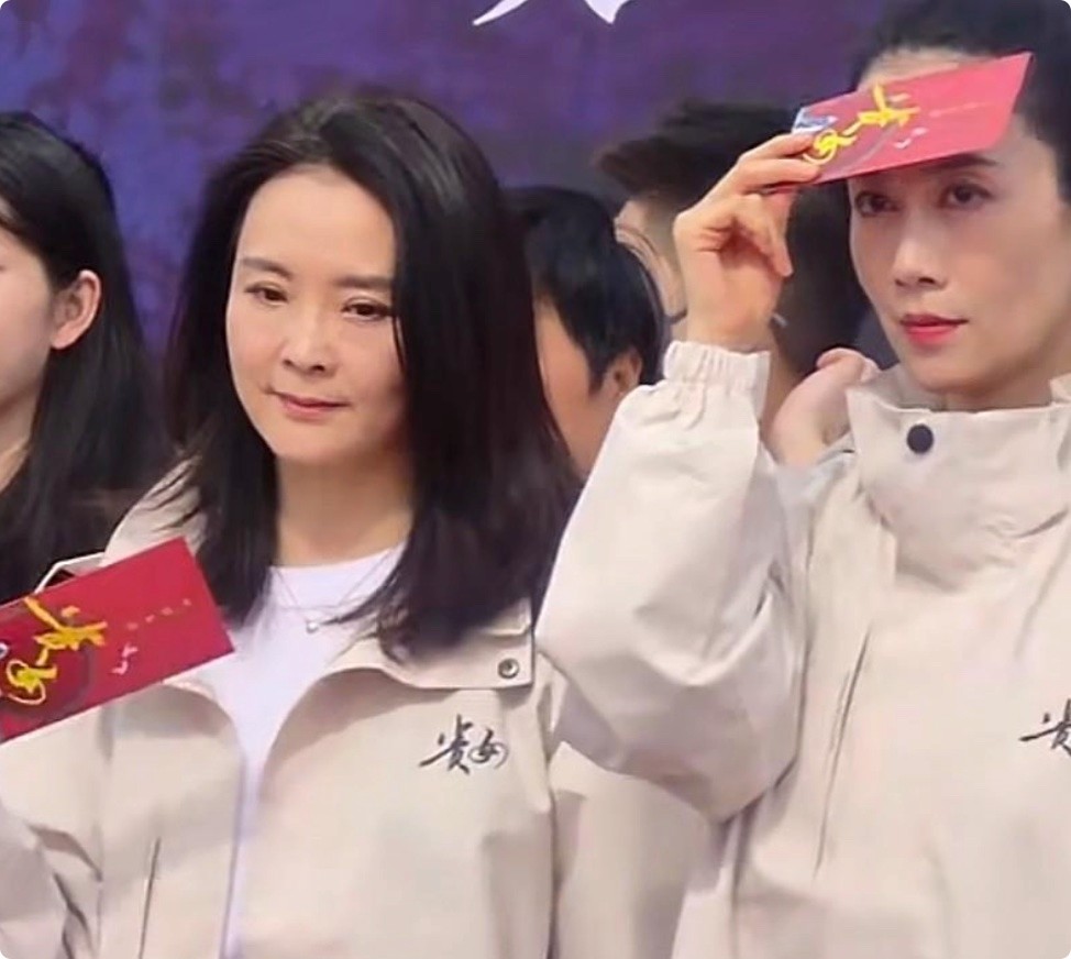 这一次,将50岁王艳的尴尬境况,展现得淋漓尽致