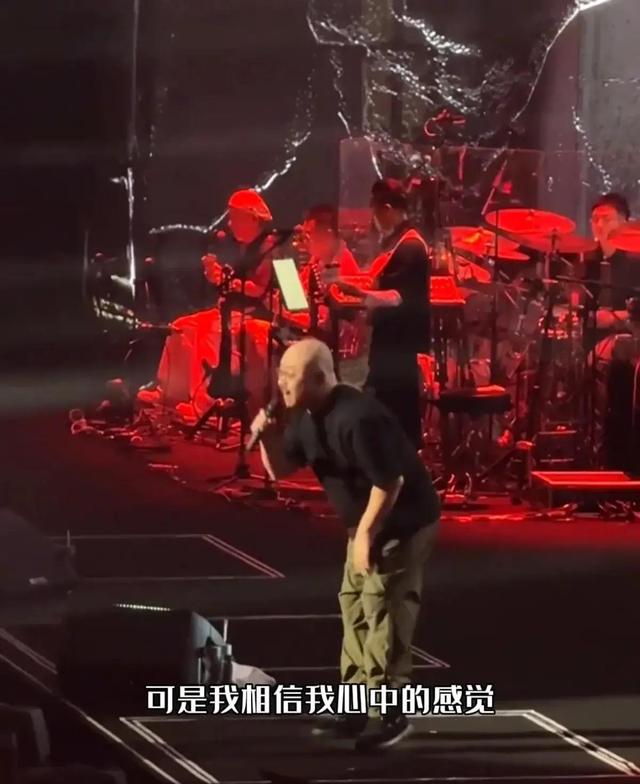 刀郎成都演唱会,开场歌曲《冲动的惩罚》,一开口就是万人大合唱