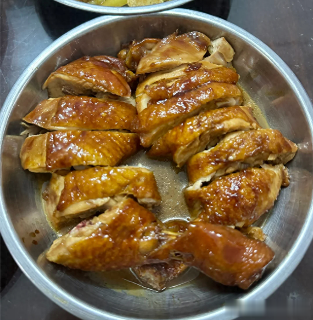 广东男子带女友回家，爸妈做了5道菜招待，第2天却被女友拉黑了