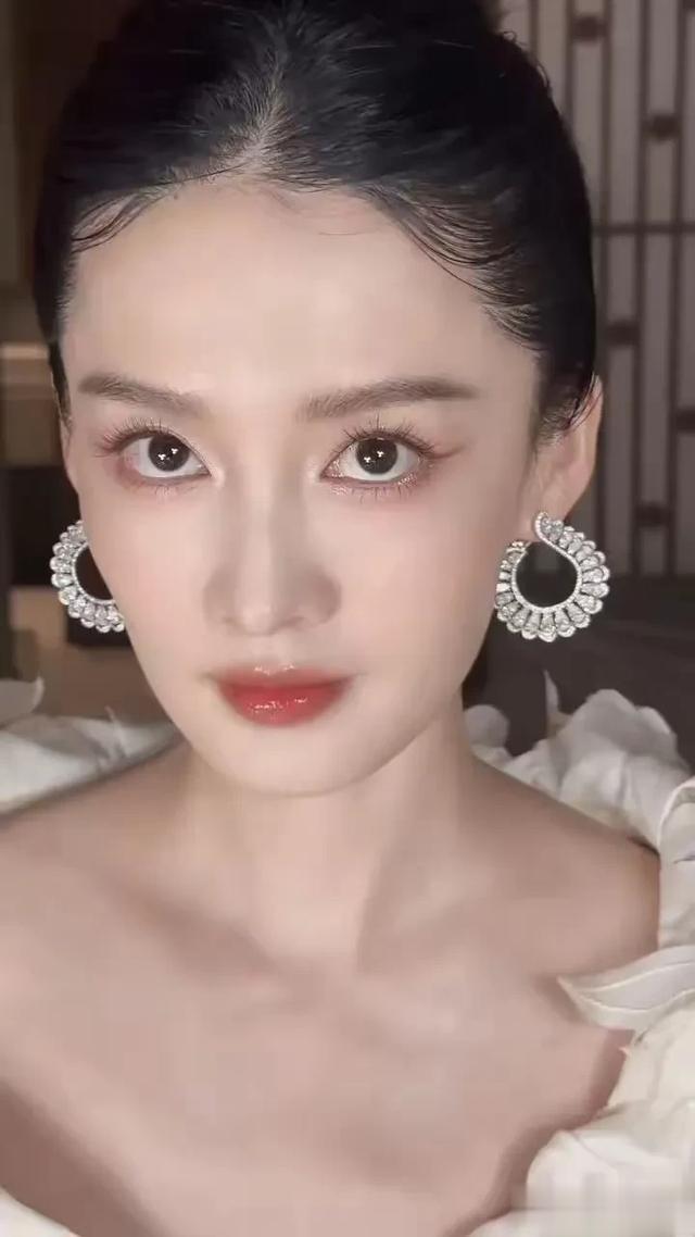 李沁，真白嫩，绝美！