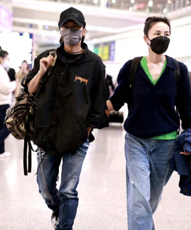 54岁官宣喜讯!“败光”10亿的王菲,谢霆锋终于来接盘了