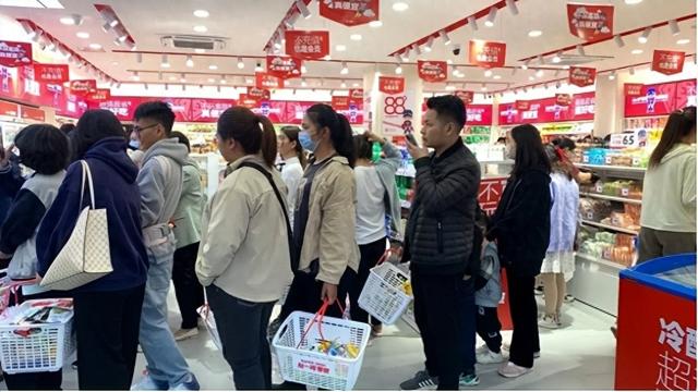 投入50万,开店就亏钱,遍地开花的“零食折扣店”,靠啥挣钱?