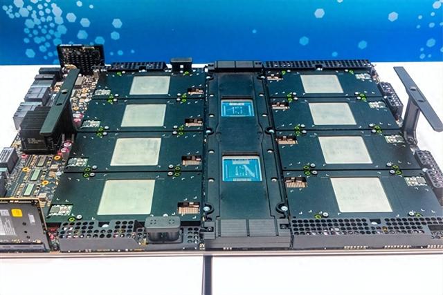 NVIDIA Blackwell B200新照:八卡并行 总功耗8000W