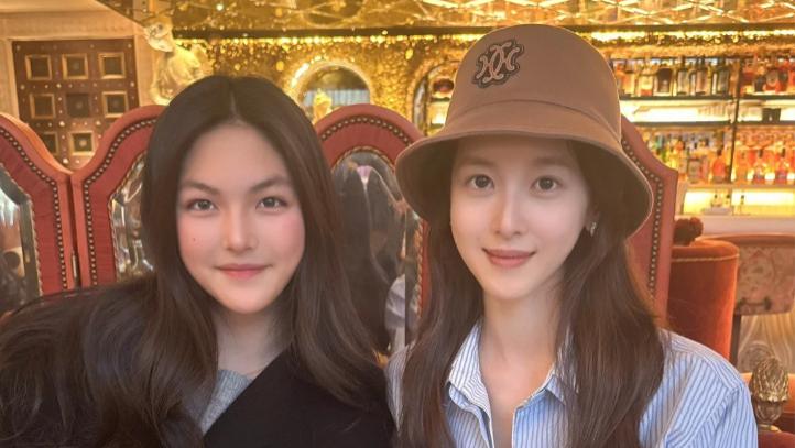 15岁王诗龄和章泽天聚餐，李湘努力带女儿破圈，想成真名媛看细节