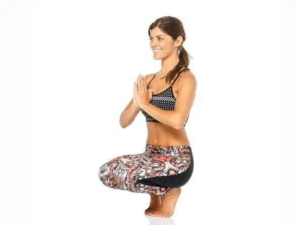 简单实用的瑜伽蹲：每天3分钟，让排便顺畅，大肚腩消失