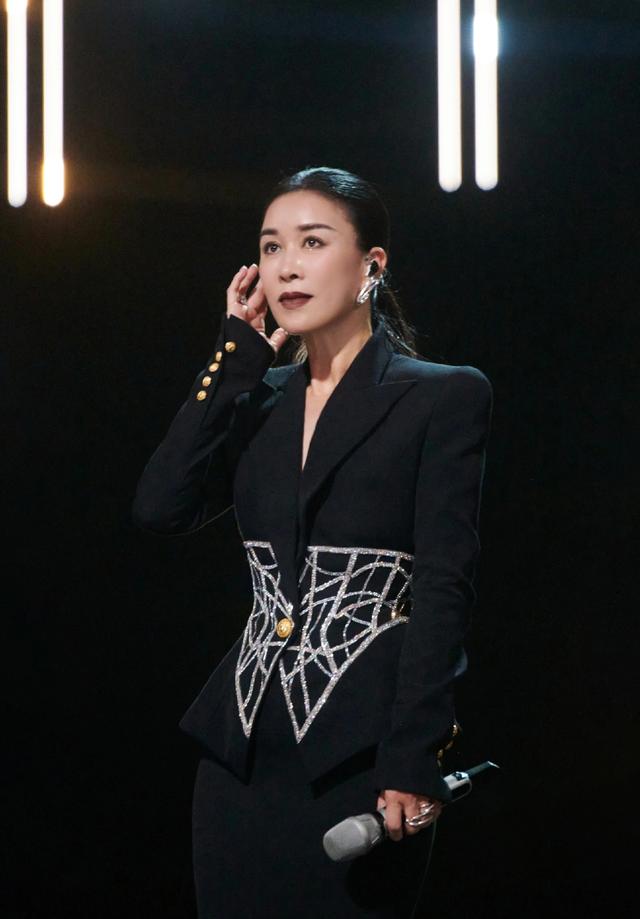 歌手2024|《歌手2024》最新首发阵容差评！海来阿木降档次，好声音导师扎堆