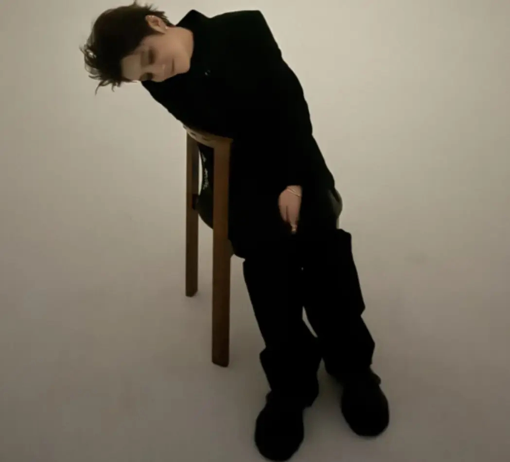 鹿晗风波升级,工作室再发声明,封禁引连锁反应,网友喊话关晓彤