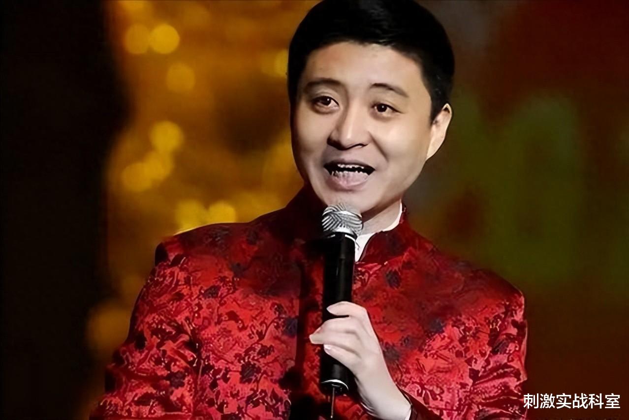 中专毕业当文艺兵,22年后成团长登春晚,如今满头白发饱受争议