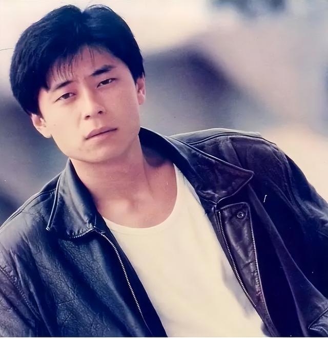 谢霆锋终于不再背锅,王杰“毒哑之谜”被曝光,换作谁都无法承受