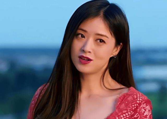 41岁“无人敢惹”的蒋欣，再次让娱乐圈刮目相看