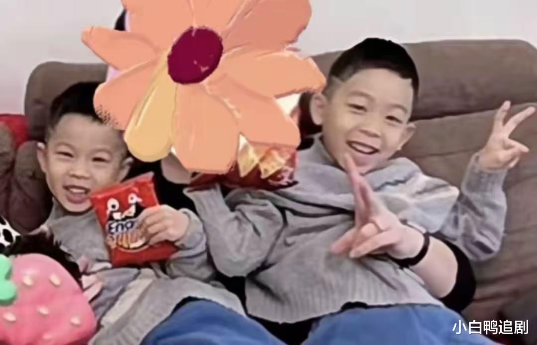 马龙老婆夏露晒家庭照！疑第三胎女儿曝光，婆婆开心手抱婴儿出镜