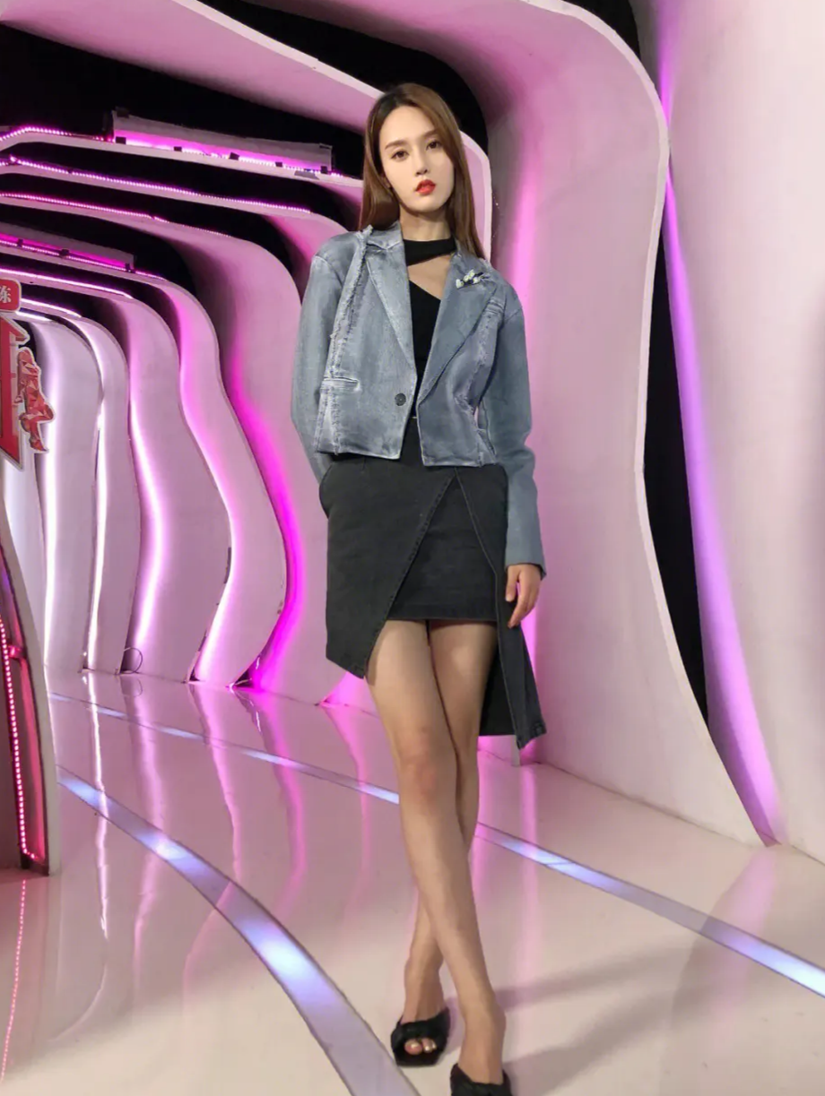 非诚勿扰|《非诚勿扰》女嘉宾爆灯告白太走心！“你的条件就是我的硬性条件”