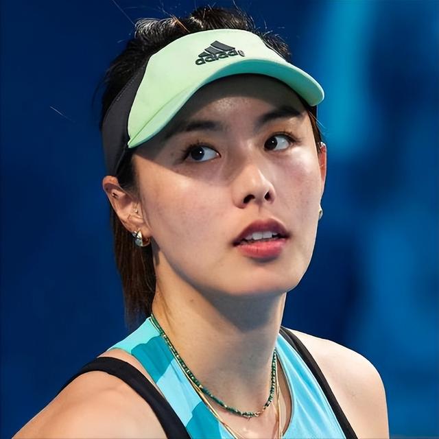 完美!中国版“莎娃”曹雅婧堪比娱乐明星的颜值,高大威猛的身材