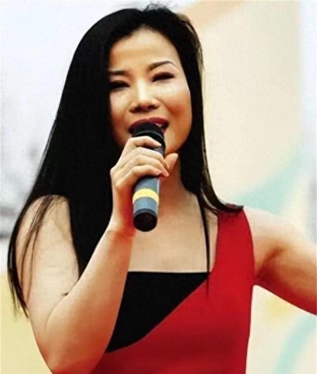 叶凡从高烧再到去世仅16天，演唱现场复发，后抢救无效离世