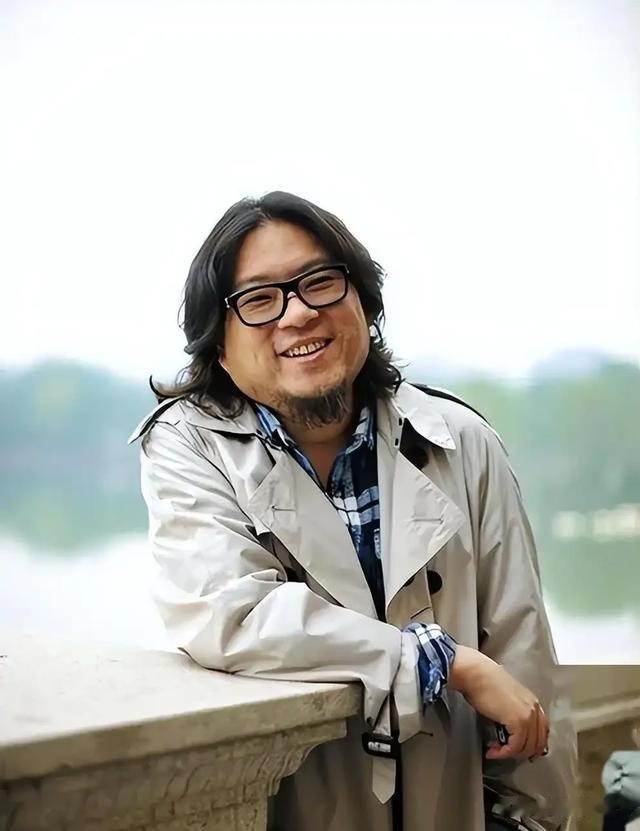 事实证明，在美国“销声匿迹”的高晓松，早走上了一条“不归路”