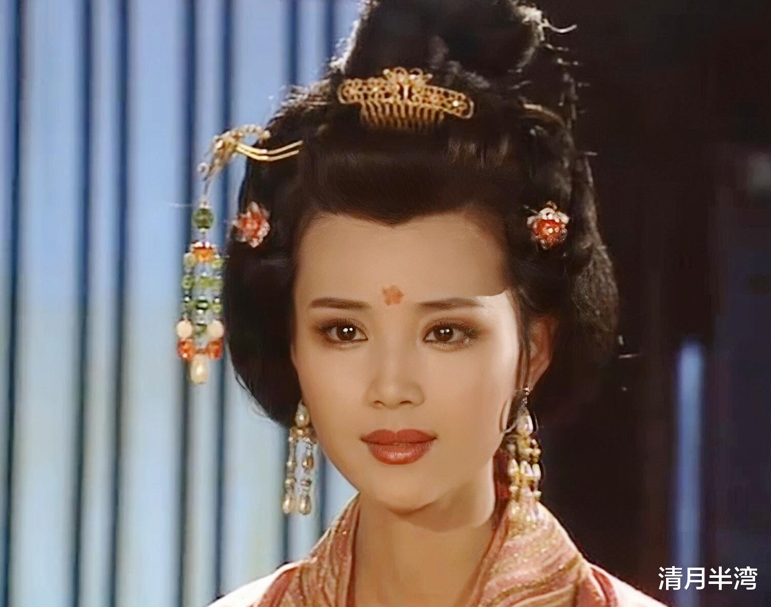 最是人间留不住,如今的“土肥圆”老阿姨,年轻时也曾艳压一大片