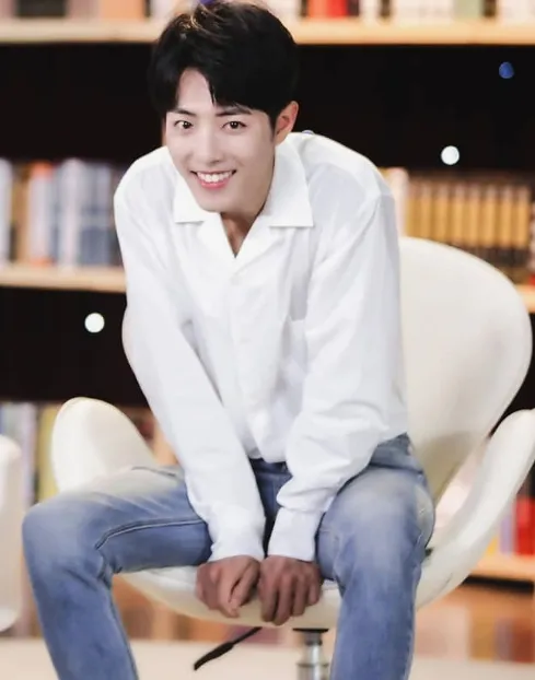 业内直率认证肖战“最火顶流”!全方位第一,肖战成功秘诀被曝光