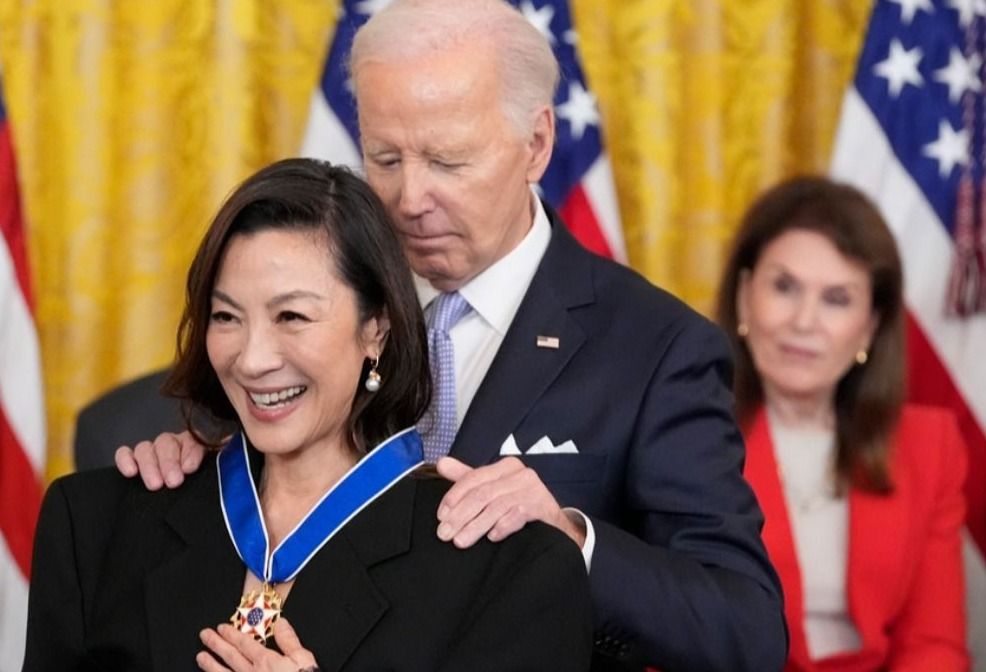 美国|美国平民最高荣誉!杨紫琼获颁「总统自由奖章」裴洛西也在列