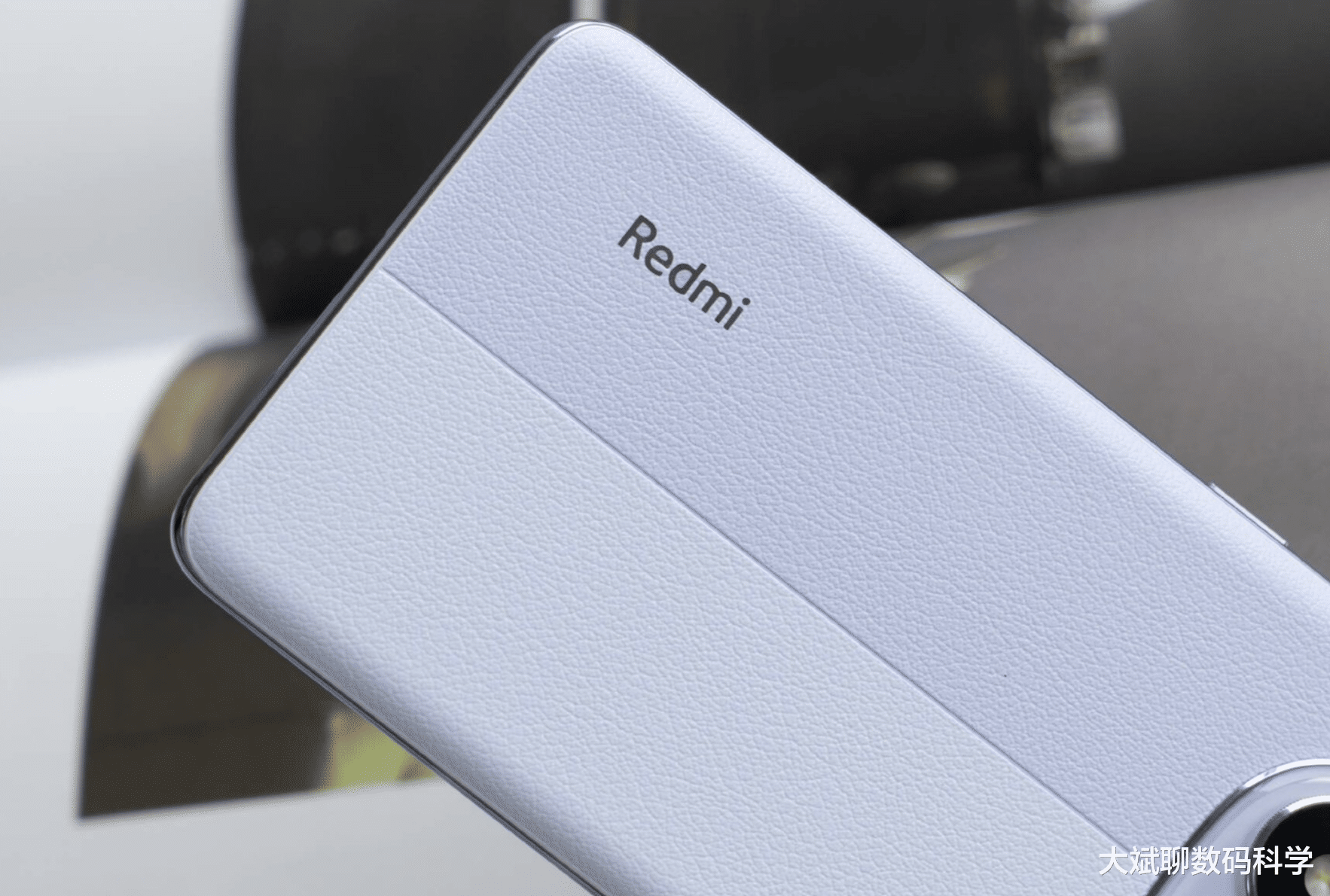 预算1500元,这4款手机送长辈最合适,续航持久、屏幕护眼