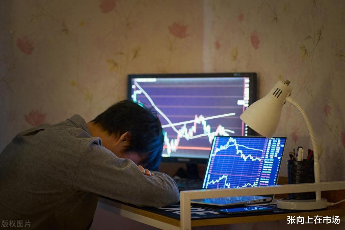 江西公职人员炒股巨亏,偷拍副局长勒索百万,没想到反遭反制