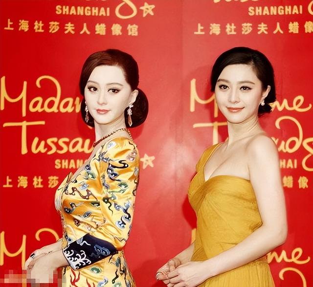明星蜡像被玩坏:鹿晗嘴被亲掉皮,孙俪被占便宜,杨幂认不出来