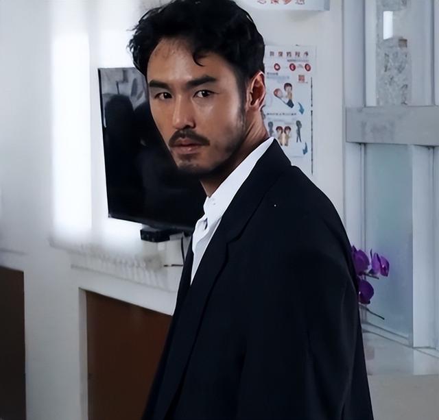 没有阳刚之气就别演硬汉，41岁阮经天转型，给了多少小鲜肉一巴掌