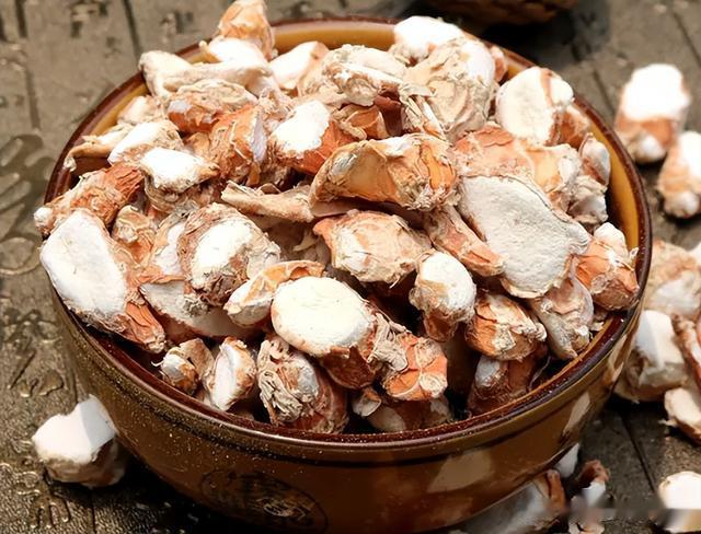 不管炖什么鸡,一只鸡放2克它,鸡肉鲜嫩没异味,越吃越想吃