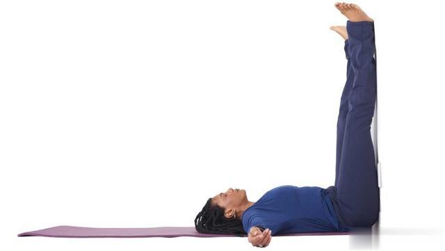 恢复性瑜伽：7个动作可以舒缓紧绷、疲惫的肌肉，为你的身心充电