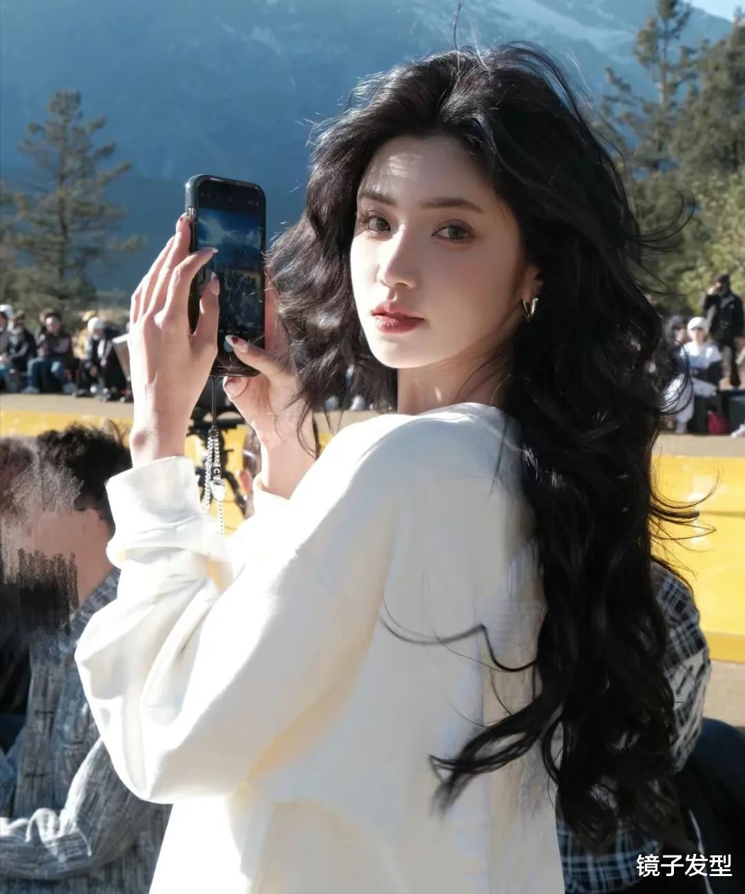 港风长卷发,让你脸蛋小一倍,又美又迷人