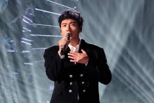 《歌手2024》大翻车，那英直播超紧张，凤凰传奇被紧急召回！