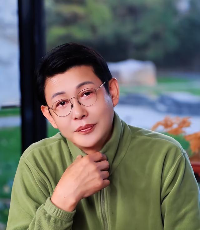 和董卿同居6年分手,被骂“央视败类”的程前,为何能东山再起?