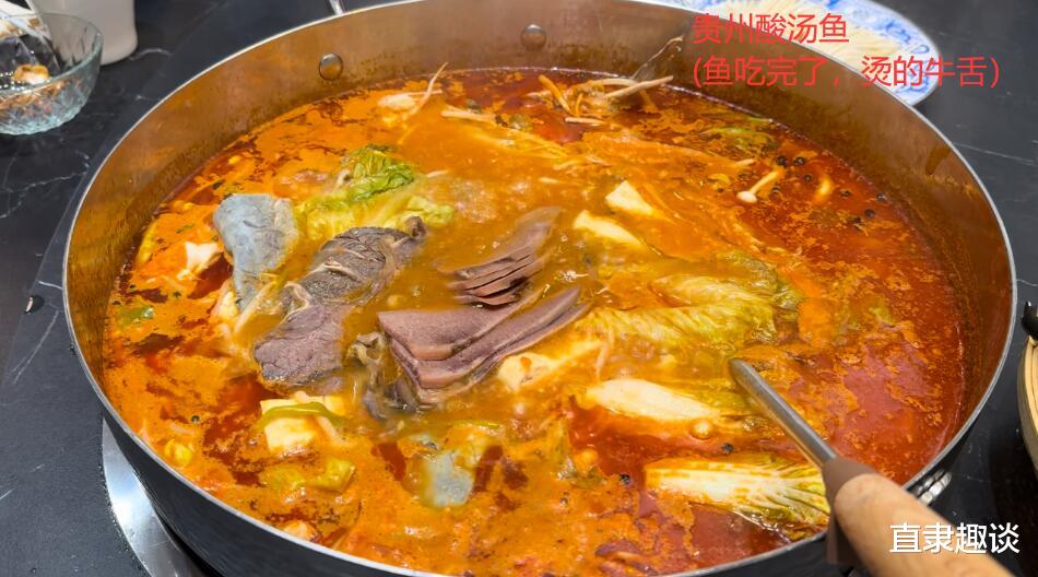 西大街上的云贵川开业了~ 里面装修得真有特色，菜也不错