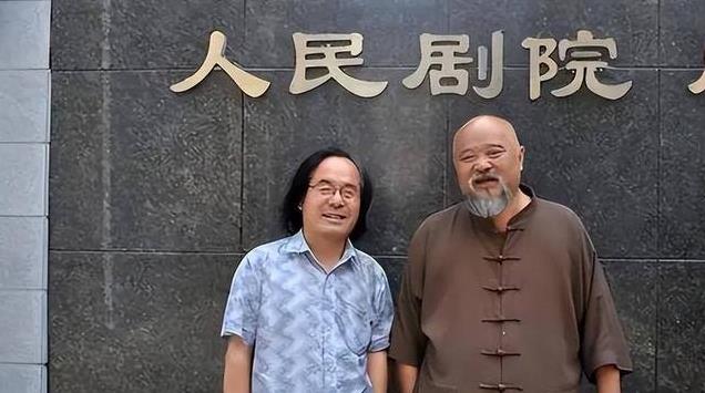 一天两包烟顿顿八两酒,坚决不听医生劝阻的李琦,如今竟然大变样