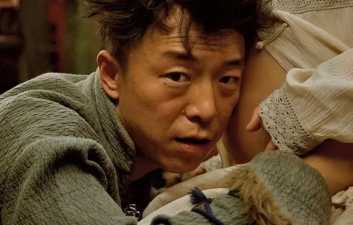 开播就夺飙升榜冠军，王志文一出手，国产悬疑喜剧又有王炸了