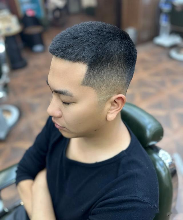 男生过了30岁，剪这几款短发真的很不错，轻熟帅气又有型！