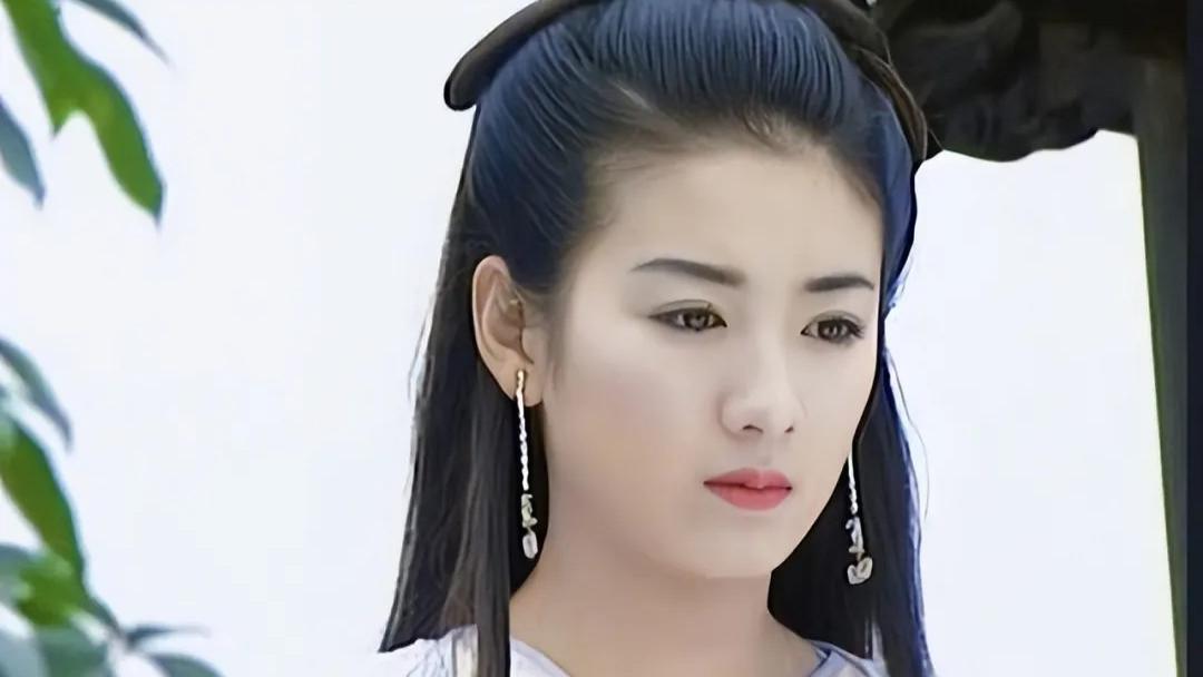 《少年白马醉春风》绝色美女太普通？剧中霸气的她年轻20岁，完全可以演玥瑶