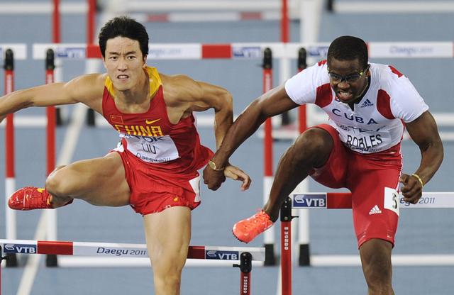 善恶有报!刘翔被骂多年“再度翻红”,罪魁祸首贪污1200万被公审