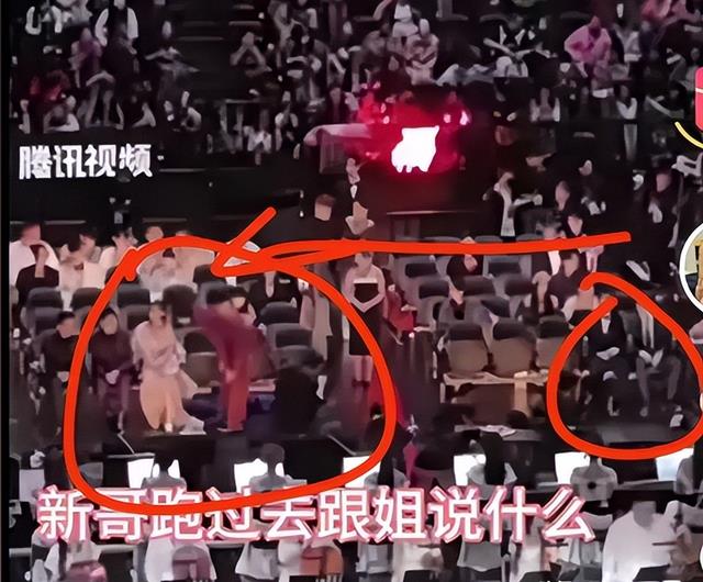 这一夜,赵丽颖大大方方晒照,俊男靓女好养眼,冯绍峰略显尴尬