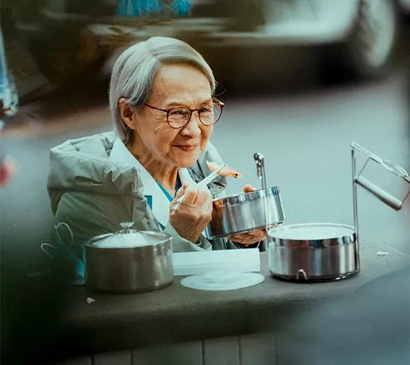 老戏骨吴彦姝:丈夫父母相继离世后,女儿的孝顺托起我的晚年幸福