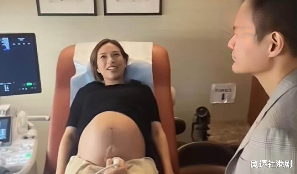 恭喜！香港知名女星突然被曝怀二胎，高龄生完一胎还不到一年