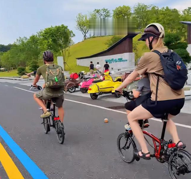 撒贝宁一家端午出游，开388万豪华房车引争议，网友质疑其收入