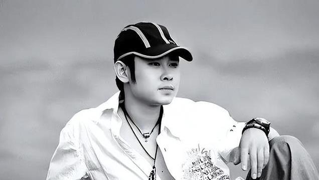 远离“造神”陷阱，官媒发文辟谣，揭开53岁刀郎的“真实现状”