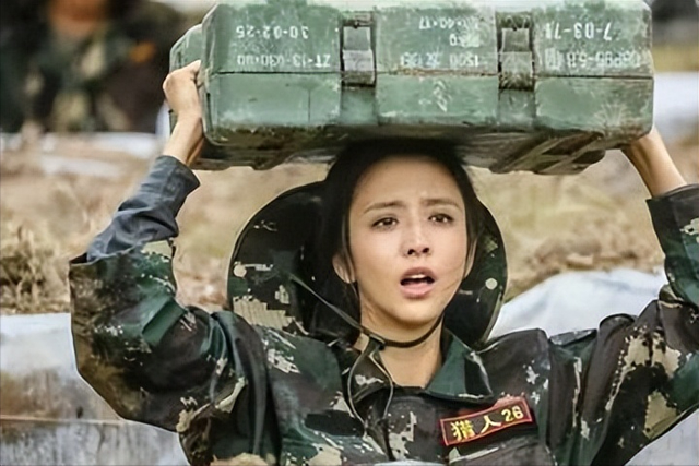 40岁“离婚不分家”,事实证明佟丽娅才是真正的人间清醒