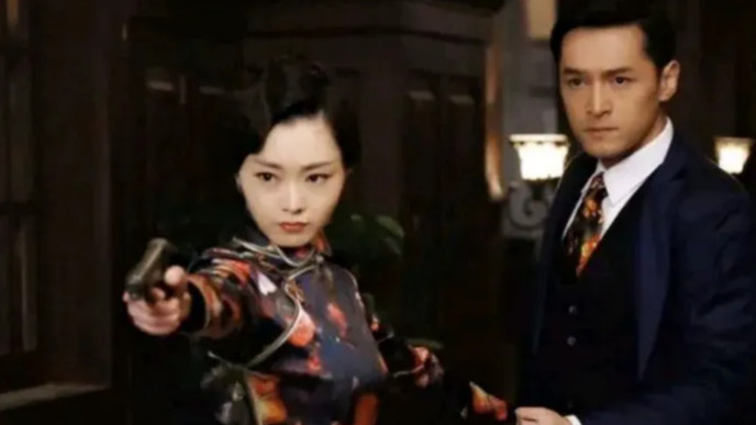 42集谍战大剧来袭，收视热度全线领跑，全剧实力派