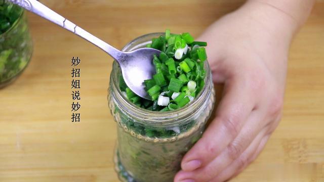 才知道,原来保存小葱这么简单,放1年和新鲜的一样,方法太棒了
