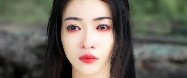 “于妈”力捧吴谨言:出门带30个保镖,被央视批评,凭啥再度翻红